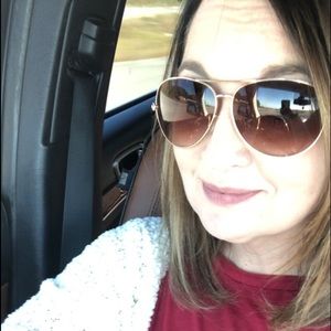 Meet your Posher, Kara